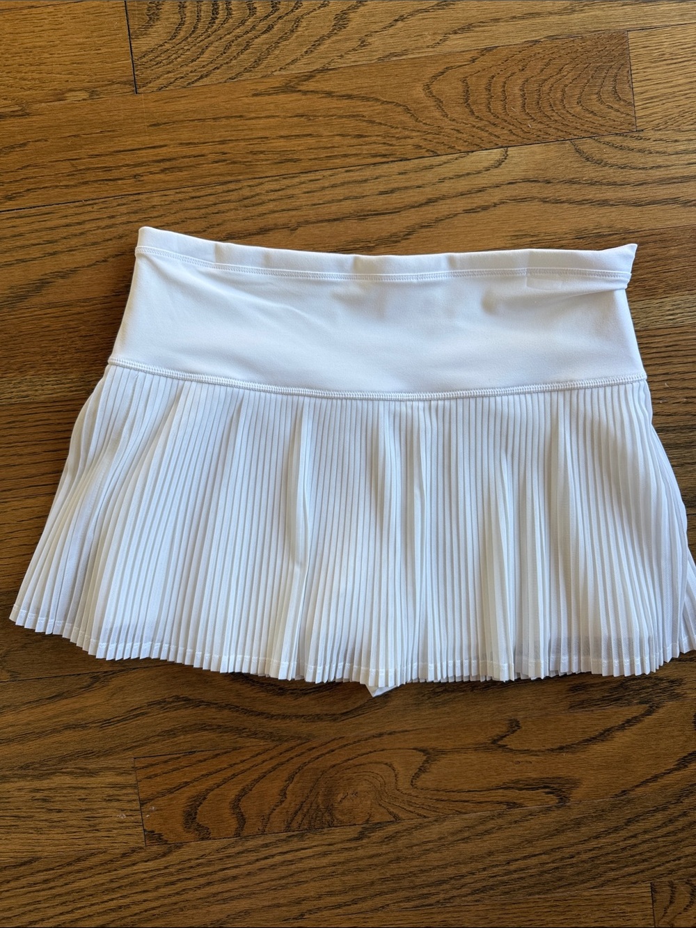 IBKUL White Pleated Athletic Skort